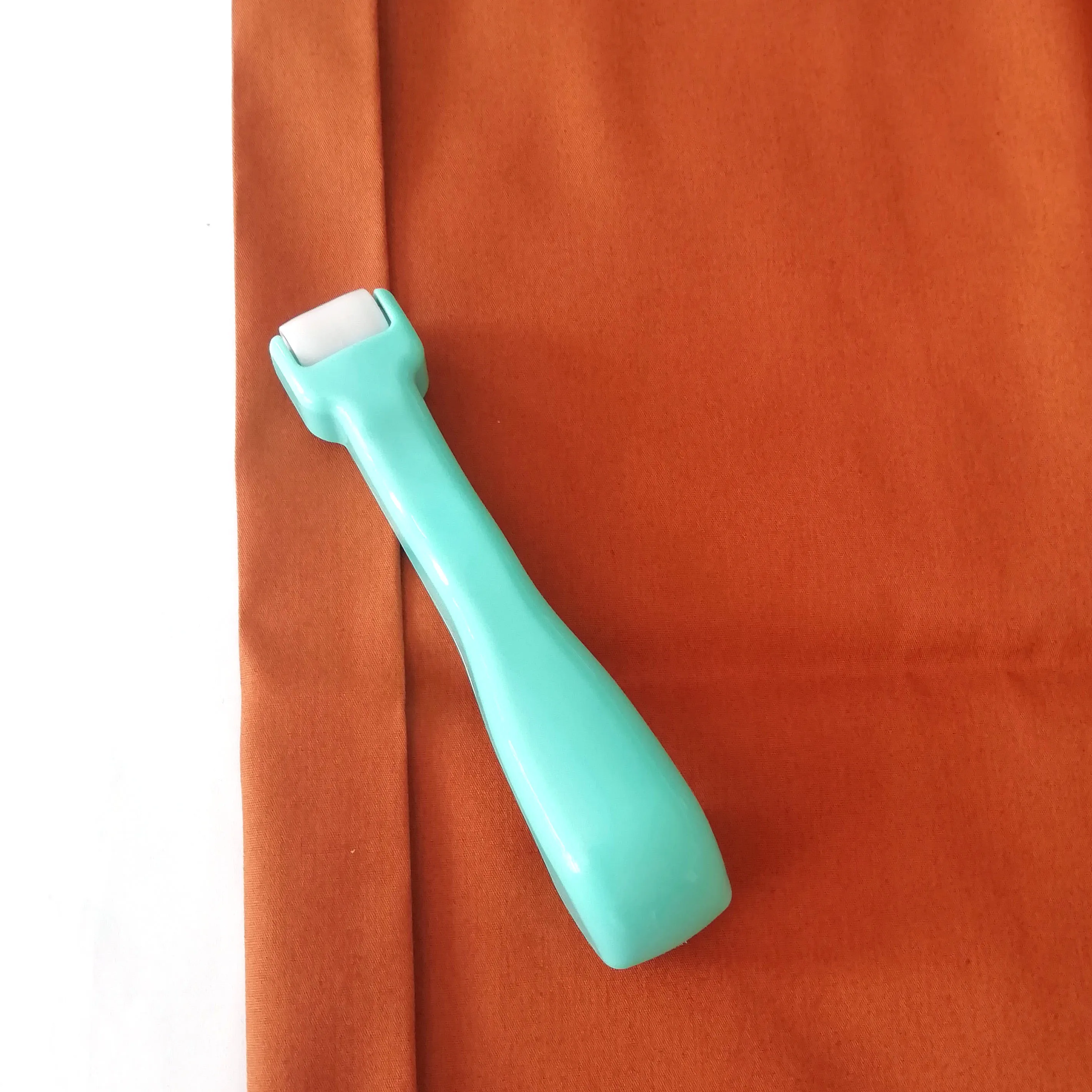 Sewing Tools Roll & Press Clover to quickly press seams that won't pull stress